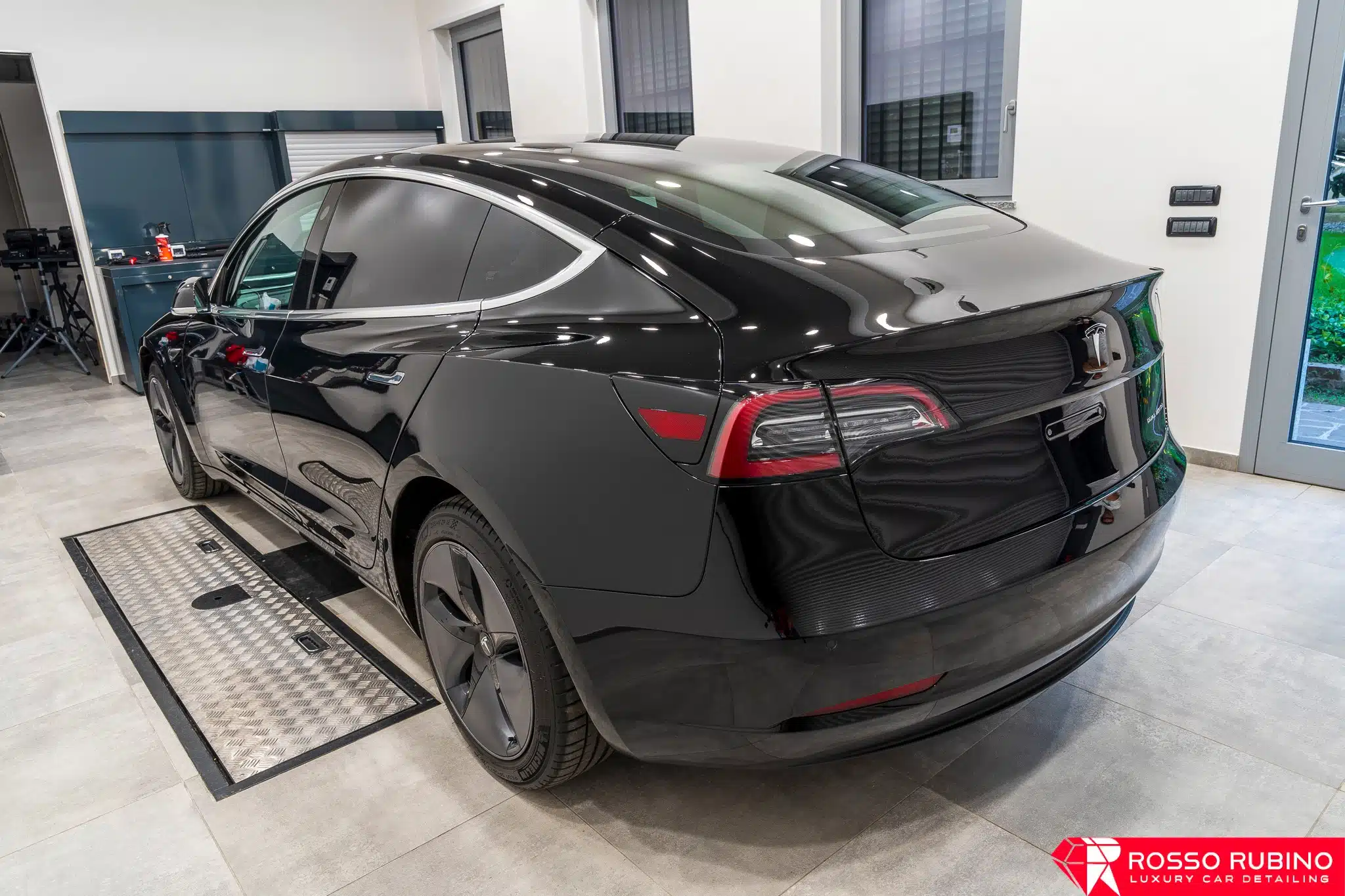 Tesla Model 3 42 rosso rubino car detailing pellicole ppf paint protection film 014