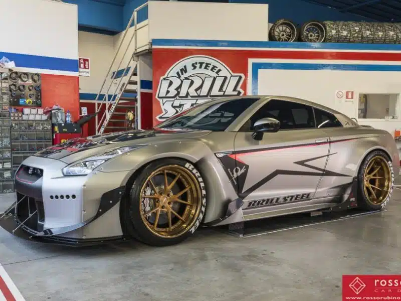 NISSAN GTR 1