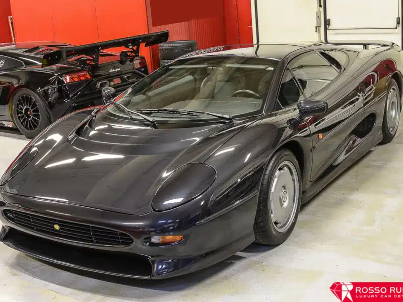 JAGUAR XJ220