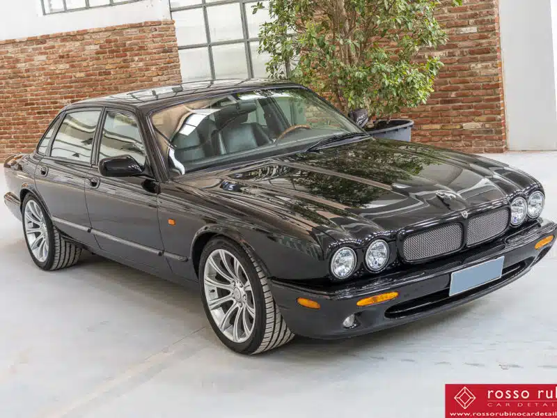 JAGUAR XJR